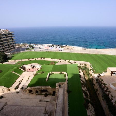 Stunning 3-Bedroom Seaview Retreat In Fort Cambridge Sliema Luaran gambar
