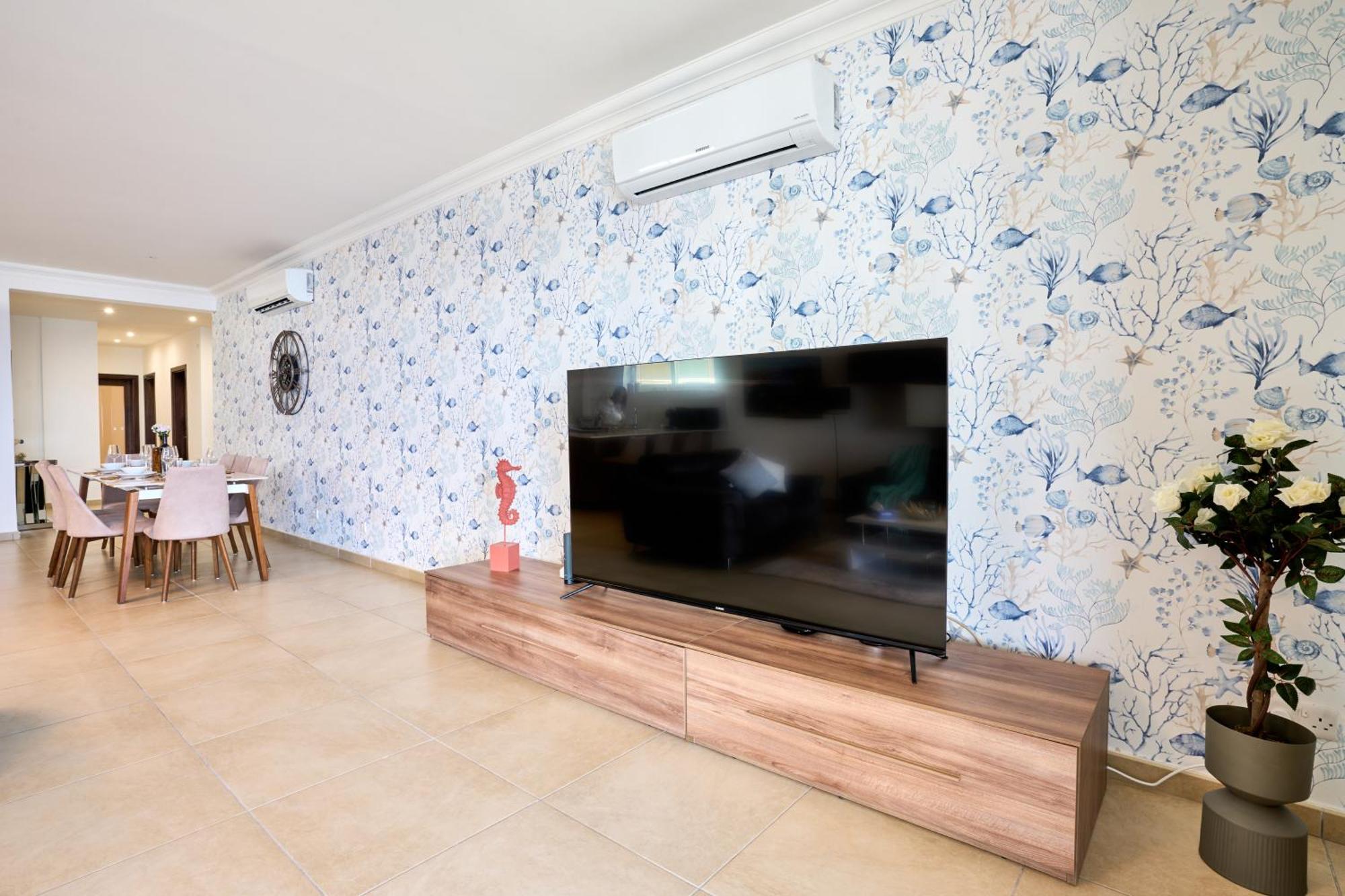 Stunning 3-Bedroom Seaview Retreat In Fort Cambridge Sliema Luaran gambar